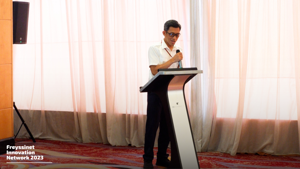 Acara ini dimulai dengan sambutan dari Kepala Subdirektorat Wilayah II Pembangunan Jembatan, Dr. Herry Irpanni, S.T., M.Sc., yang memberikan wawasan penting tentang perkembangan terbaru di sektor pembangunan jembatan di Indonesia. Sambutan ini memberikan gambaran awal yang kuat untuk acara ini.